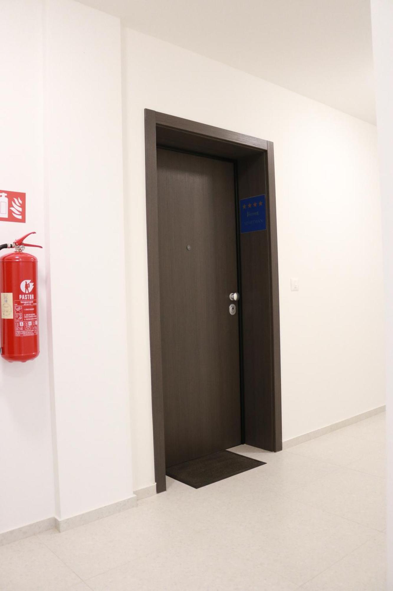 Apartment Queen Karlovac Zewnętrze zdjęcie